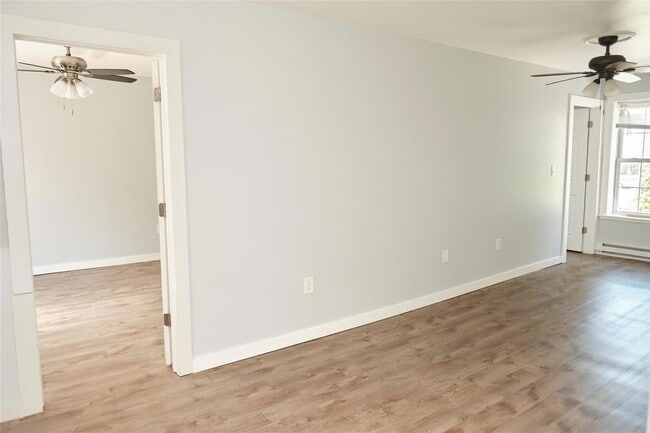 Building Photo - 73 E Main St Unit 3