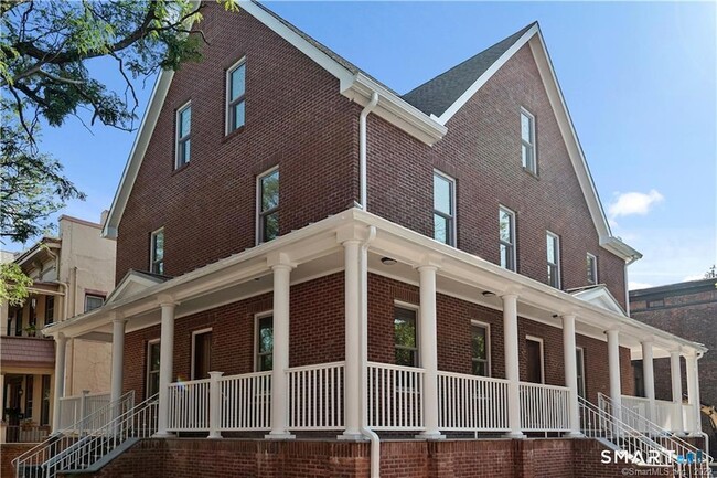 Building Photo - 109 Olive St Unit 1