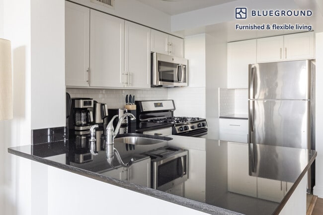 Photo - 140 Riverside Blvd Unit FL4-ID1883