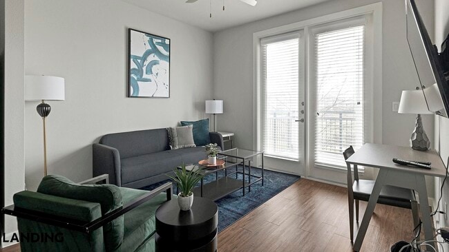 Building Photo - 4300 Cromwell Dr Unit 1212