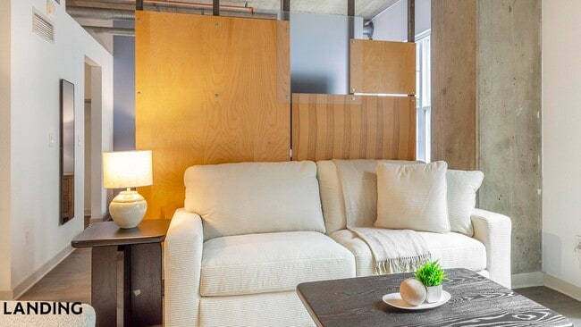 Building Photo - 1451 24th St Unit 1185