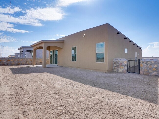 Photo - 392 Frodsham St