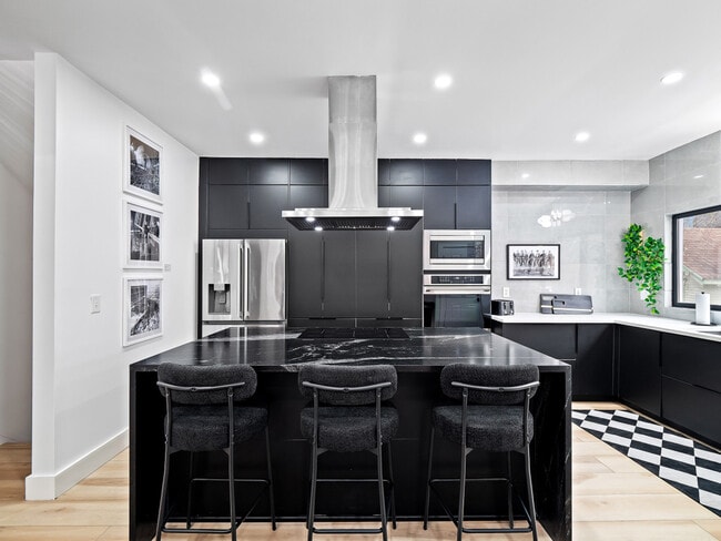 Photo - 25 N Rose Blvd Unit ID1357381P