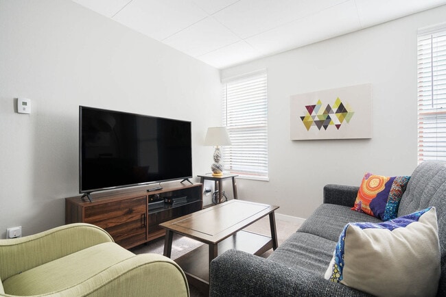 Photo - 615 N East St Unit ID1364143P