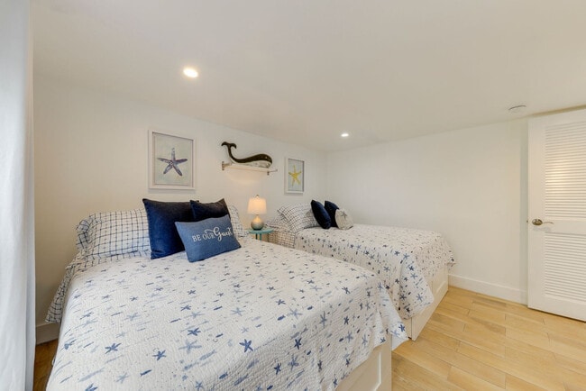 Photo - 398 Burton Dr Unit SI ID1545789P