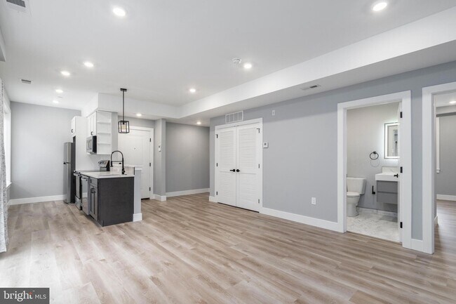 Photo - 2323 E Cabot St Unit 2