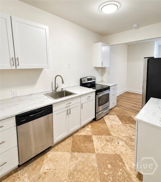 Photo - 506 E Liberty Ln