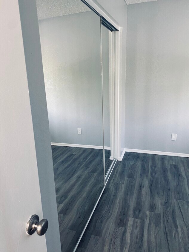 Floor Plan - 3 bed - 3 bath 807 sq ft.