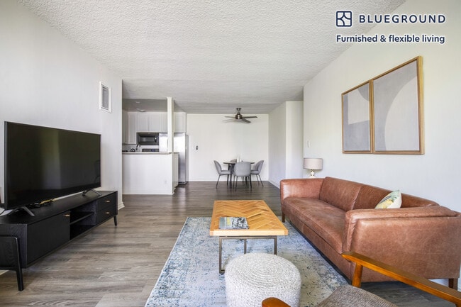 Photo - 219 S Barrington Ave Unit SI FL3-ID340