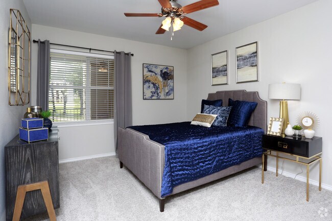 1BR,1BA-810sft - Hidden Lakes