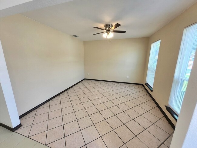 Photo - 4672 Heatherbrook Ln