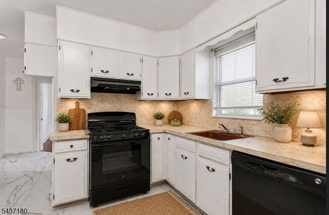 Photo - 225 Ward Pl