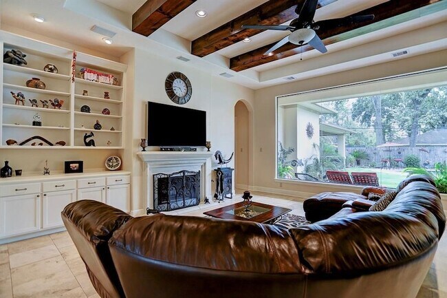 Photo - 1611 Lynnview Dr