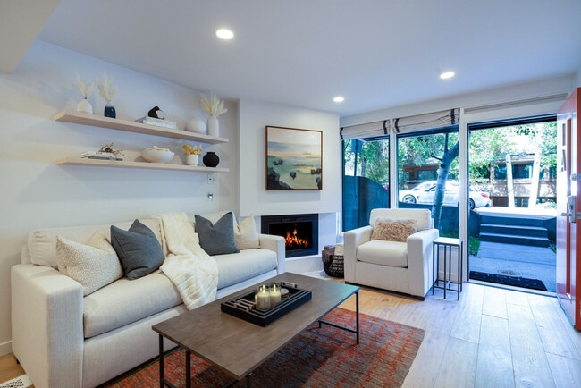 Building Photo - 800 S Mill St Unit ID1030154P