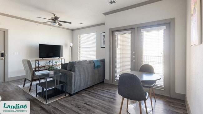 Photo - 12500 Shadowglen Trce Unit 8307