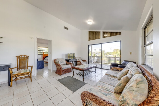 Building Photo - 115 Marina Ave Unit SI ID1307103P