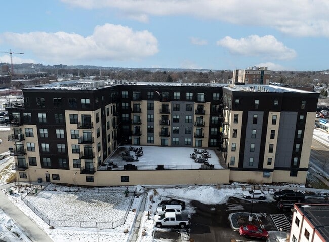 Photo - 28 7th St NE