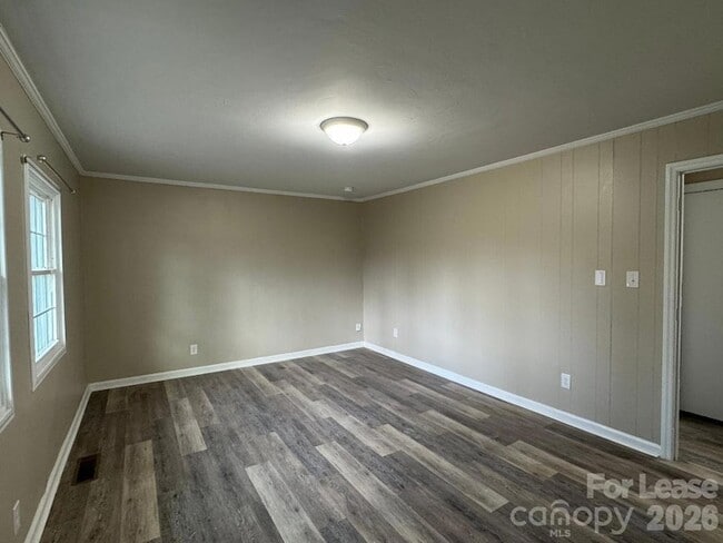 Photo - 323 N Flint St