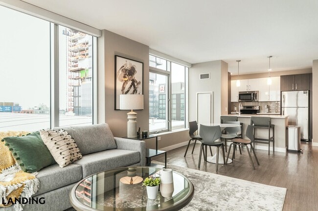 Building Photo - 1922 W Ogden Ave Unit 1601