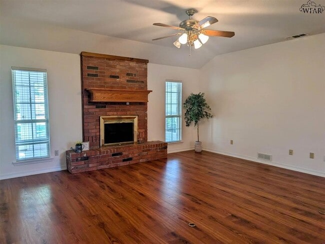 Photo - 1431 Cherokee Cir