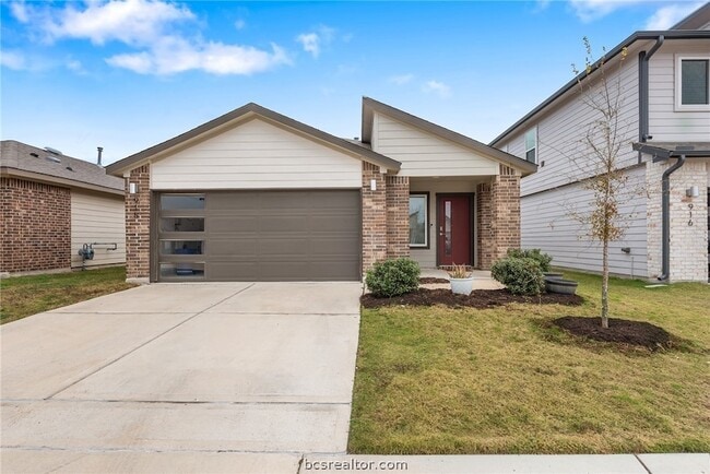 Photo - 918 Kickapoo Ln