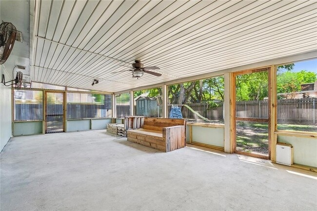 Photo - 290 W Essex Dr