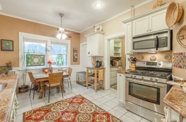 Photo - 53 University Rd Unit 1