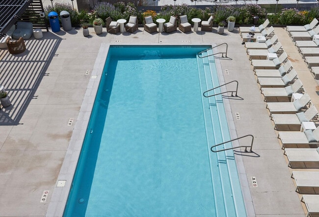 Photo - 1000 S Michigan Ave Unit FL60-ID1287550P