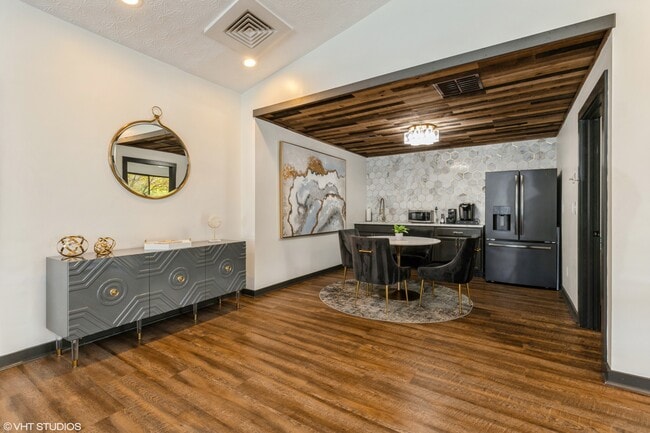 Photo - Springburne at Polaris Apartments