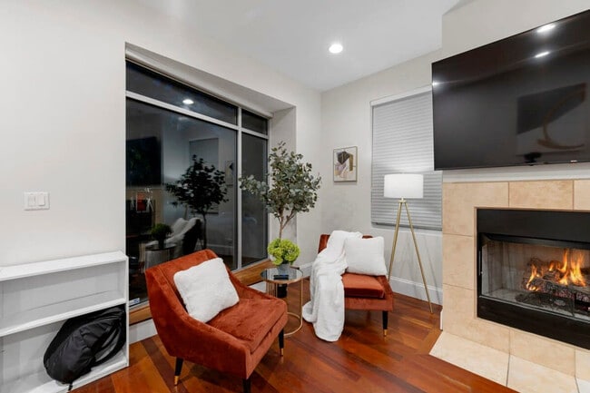 Photo - 1621 W Beach Ave Unit ID1244913P