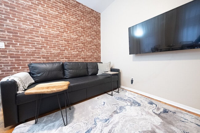 Building Photo - 125 La Salle St Unit SI ID1035601P