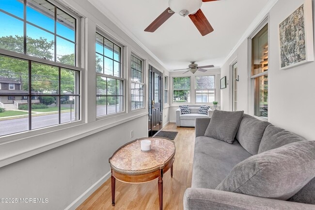 Photo - 370 E Main St