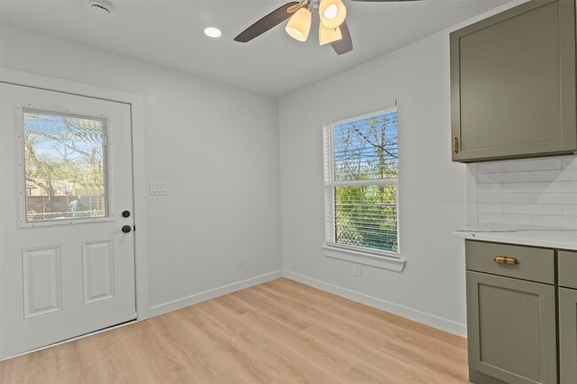 Photo - 2409 Shropshire St