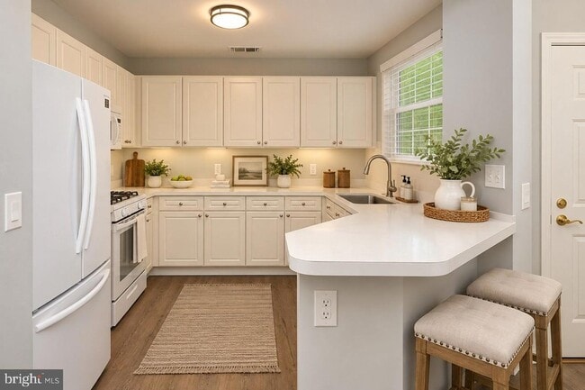Photo - 45050 Brae Terrace Unit 103