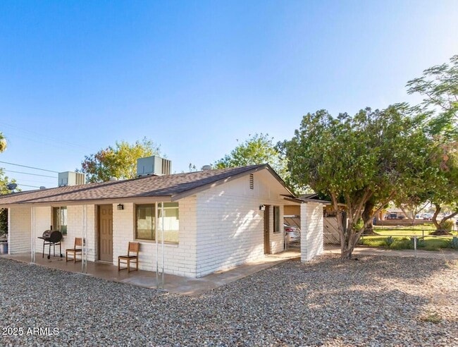 Photo - 1619 W Peoria Ave