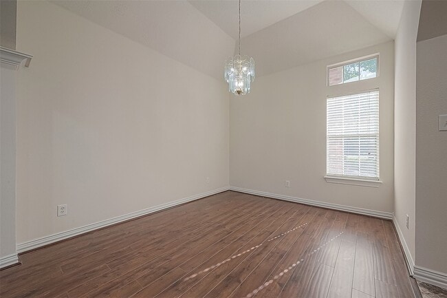 Photo - 1189 Lovett St