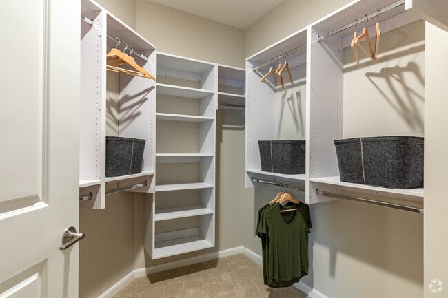 2BR, 2BA - 1207SF - The Jade at Avondale