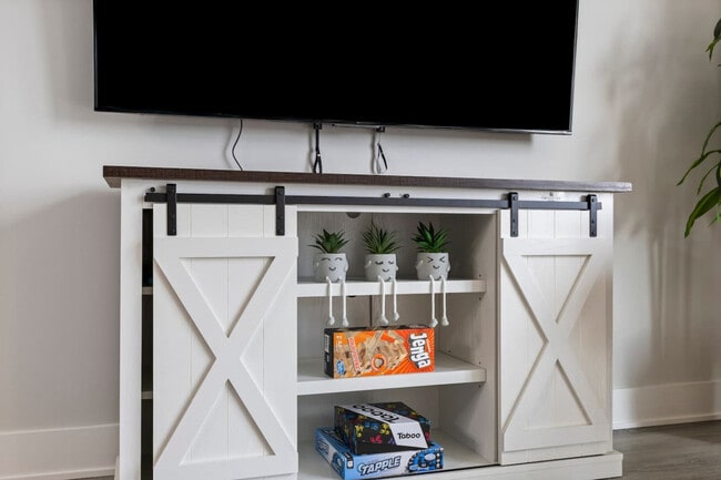 Photo - 28294 Ferry Rd Unit ID1366972P