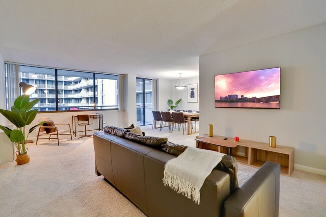 Building Photo - 320 23rd St S Unit FL4-ID1022500P