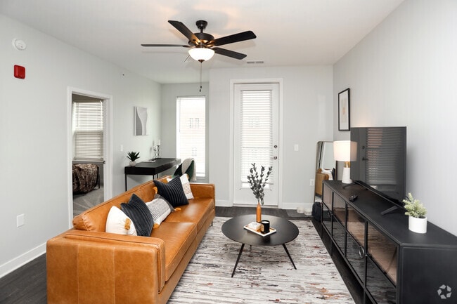 2BR, 2BA - 982 SF - Wesmont