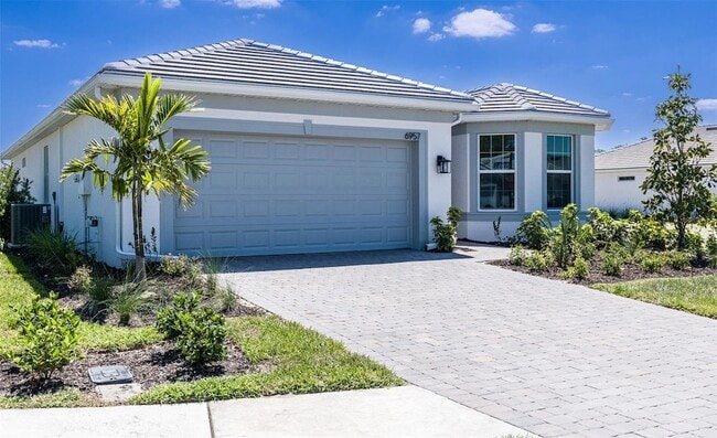 Building Photo - 6957 Honeybell Dr