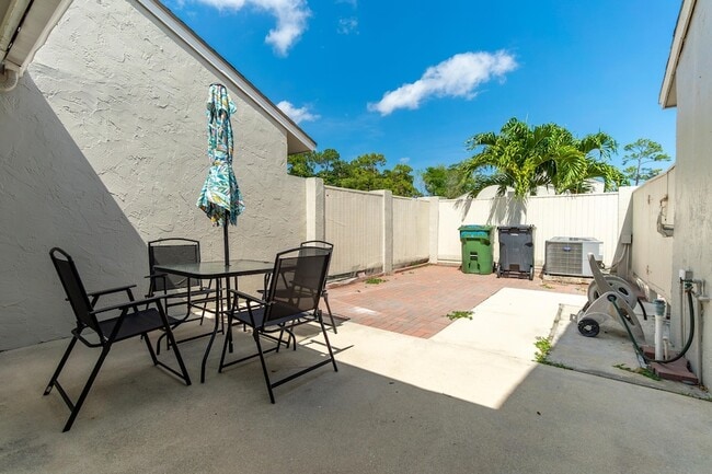 Photo - 12858 Spinnaker Ln