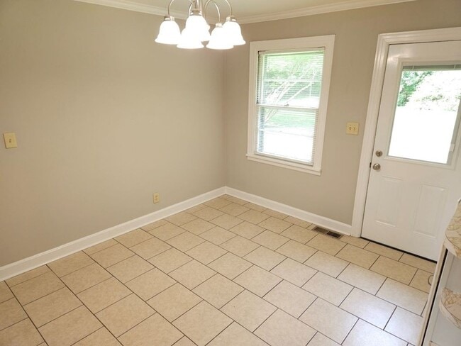 Photo - 1611 Jones Blvd