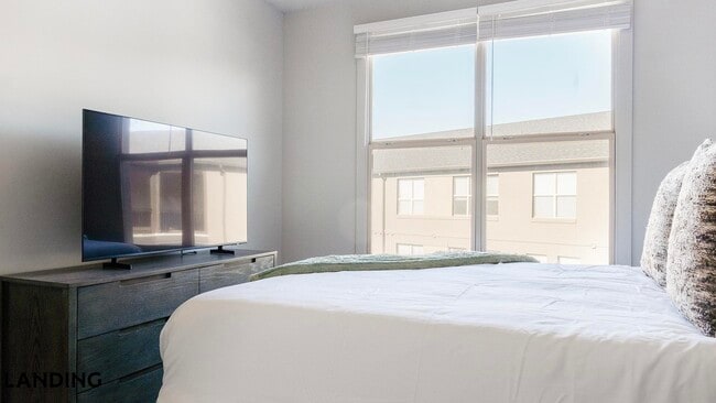 Photo - 49 Boulevard SE Unit C-527