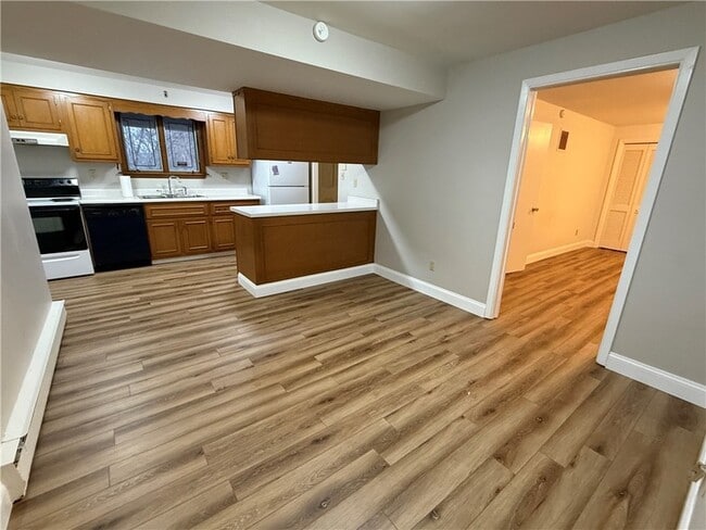 Photo - 825 10th Ave