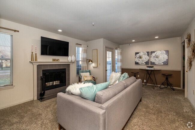 Interior Photo - Crown Chase Apts