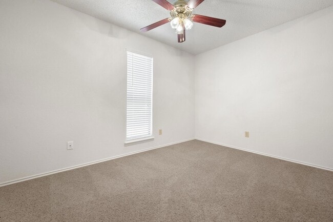 Photo - 3513 103rd St