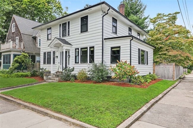 Photo - 310 Elmgrove Ave