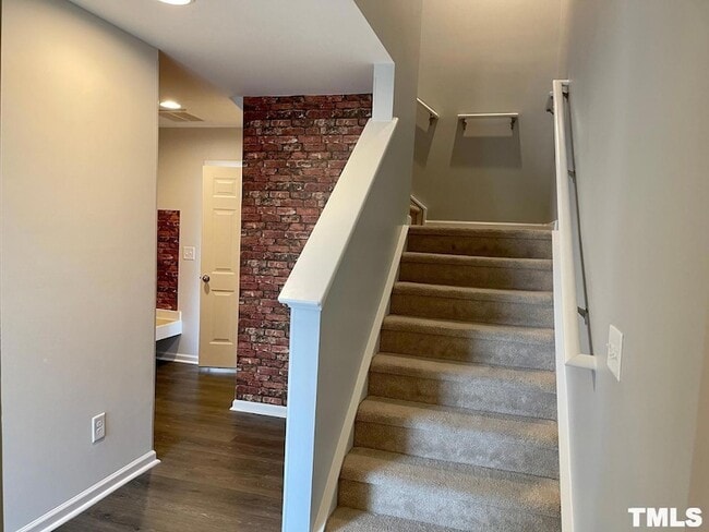 Photo - 343 Great Northern Sta