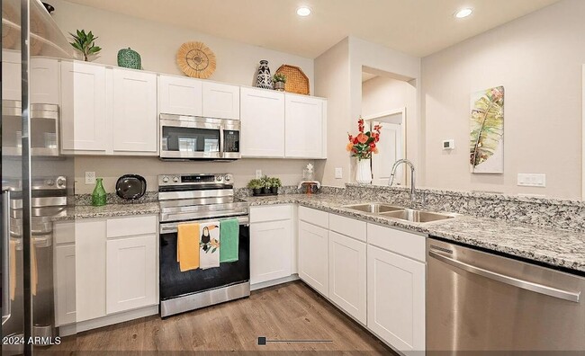 Photo - 1050 S 173rd Ave